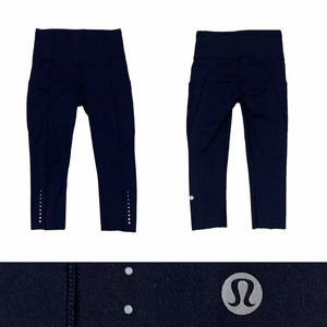 Lululemon Athletica Fast Free Crop II Nulux 19" Women’s size 4 in Dark Blue